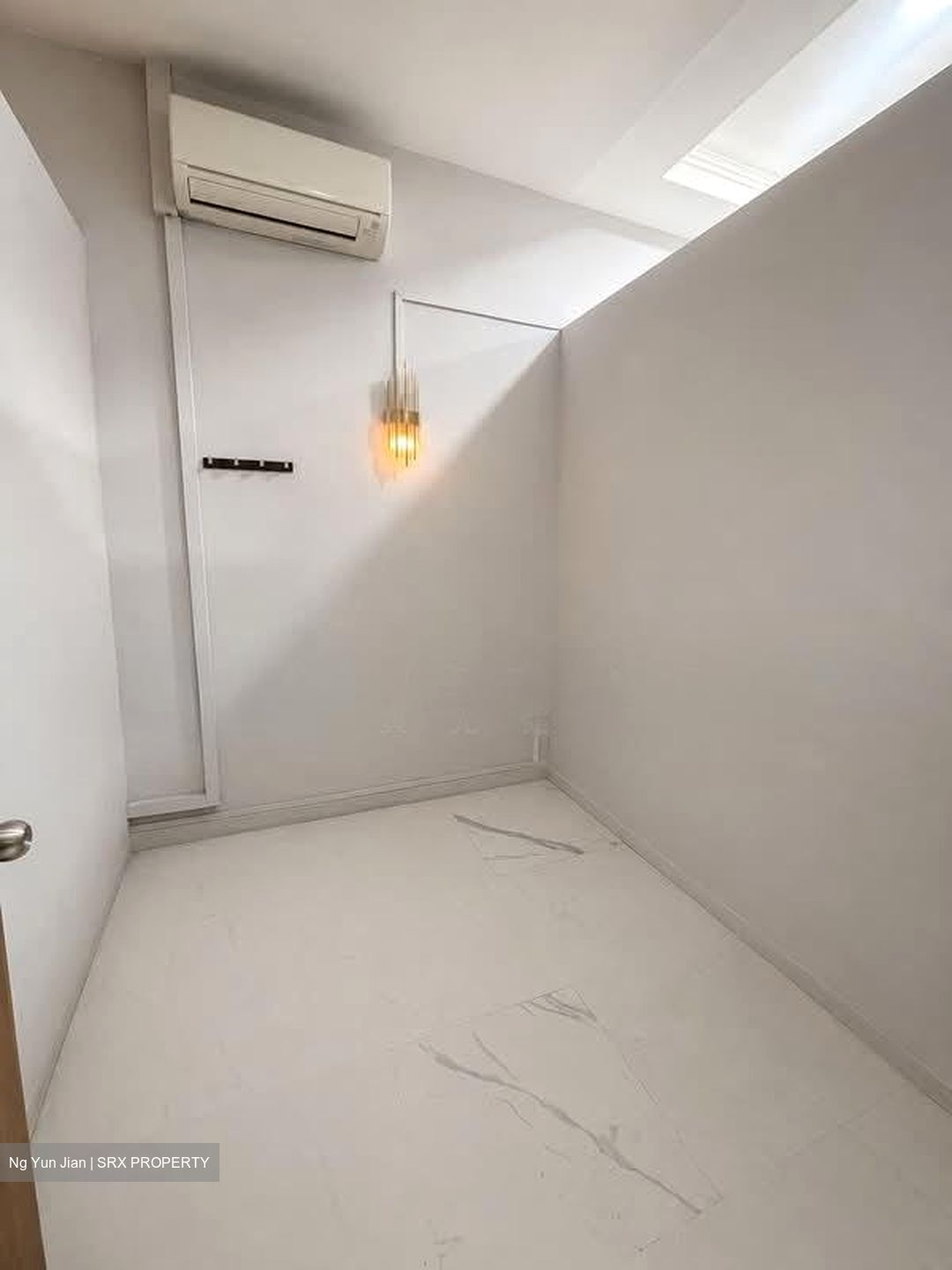 Tanjong Pagar Plaza (D2), Shop House #570935701